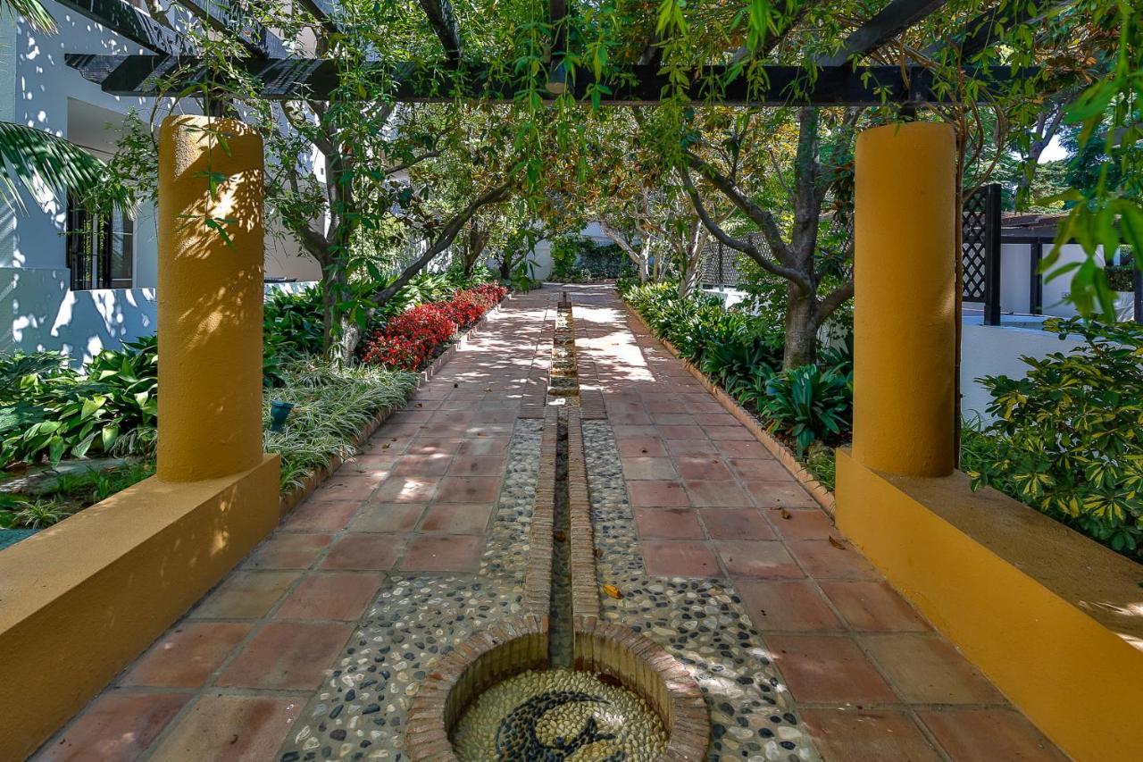 Jardines Las Golondrinas Apartments Elviria Марбелья Экстерьер фото
